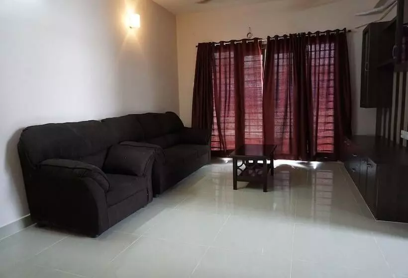 ホテル Solitaire Service Apartments