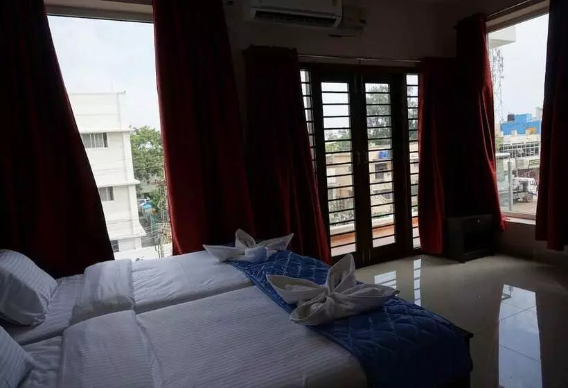 ホテル Solitaire Service Apartments
