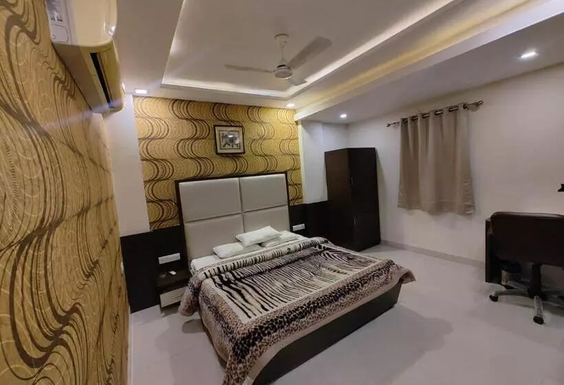 Lijoy Hotel & Restra