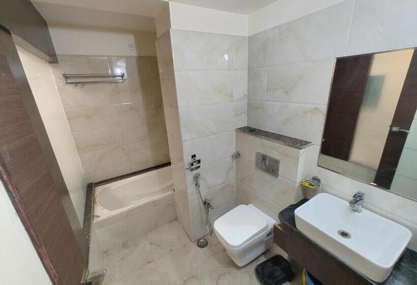 Lijoy Hotel & Restra