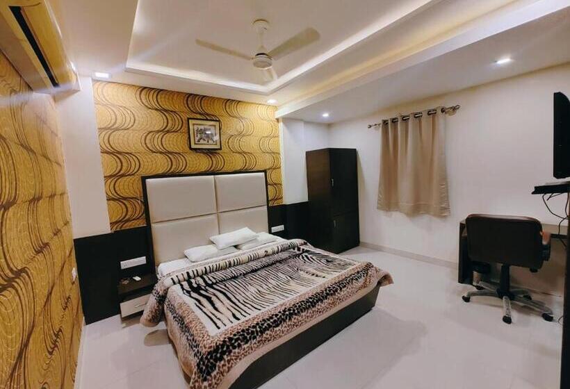 Lijoy Hotel & Restra