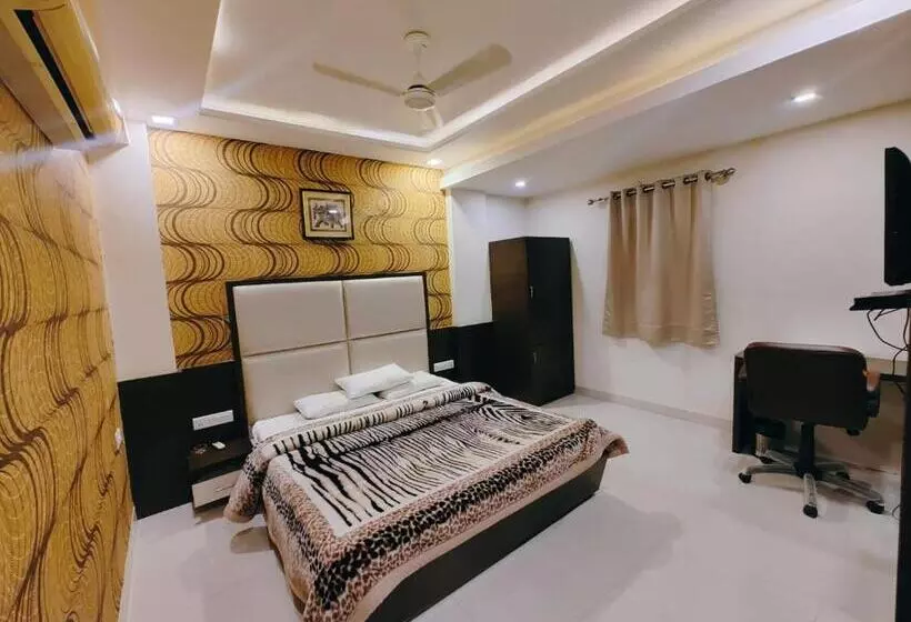 Lijoy Hotel & Restra