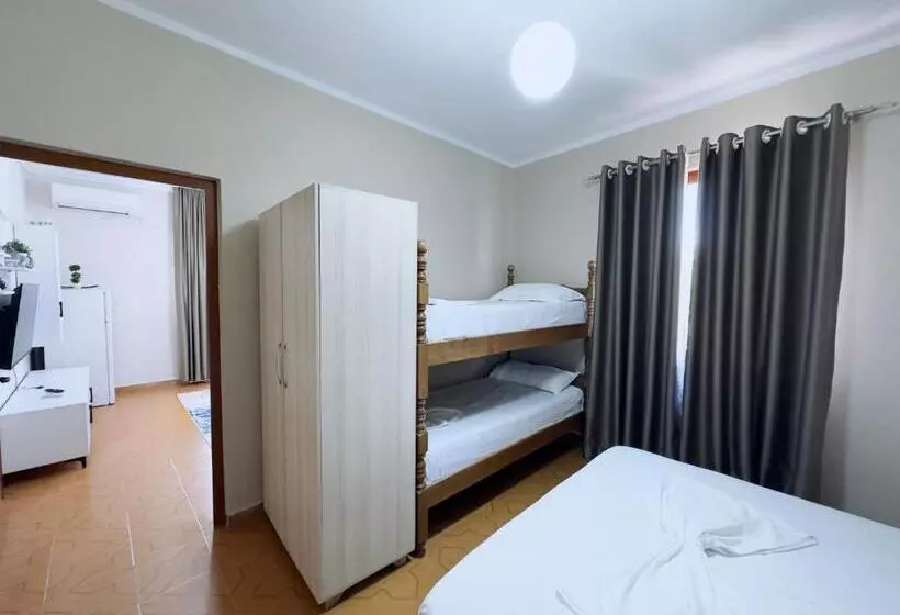 Molla Hotel Restorant