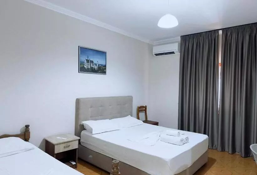 Molla Hotel Restorant