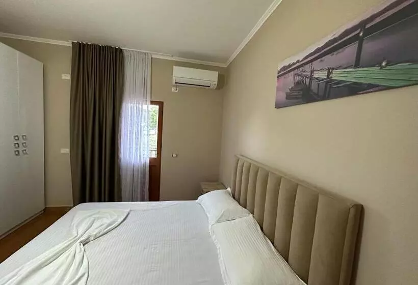 Molla Hotel Restorant