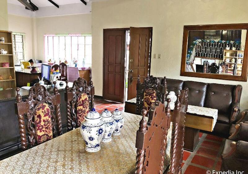 Royal Thee Bed & Breakfast