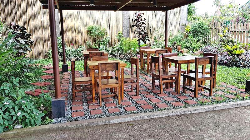 Royal Thee Bed & Breakfast