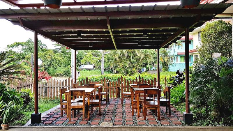 Royal Thee Bed & Breakfast