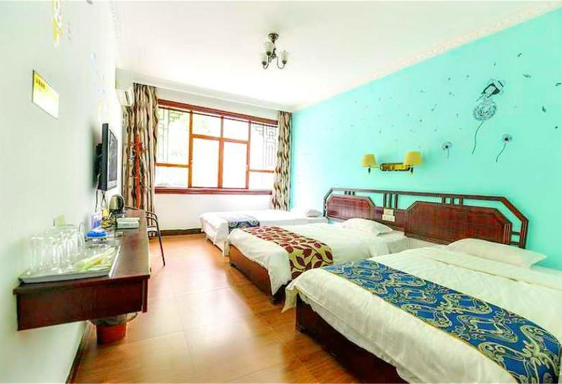 هاستل Doraemon Inn