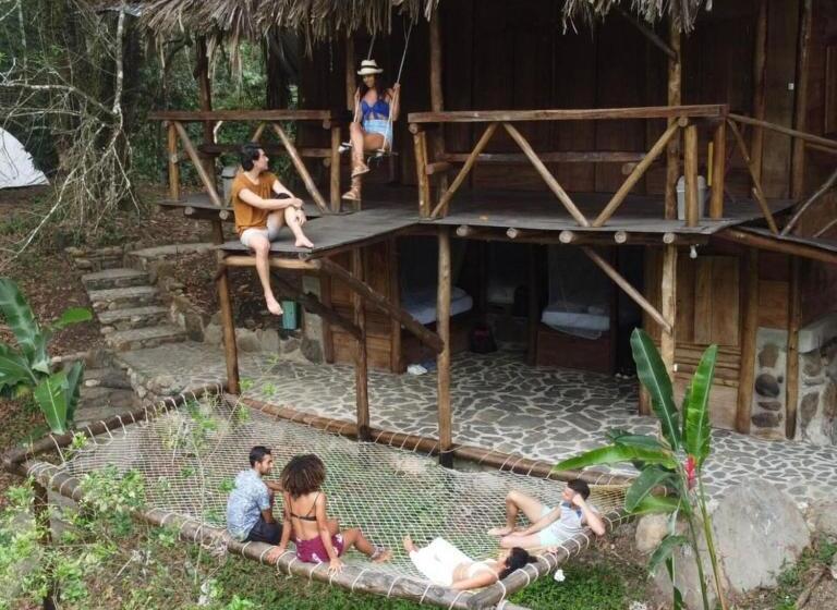 Hostel Río Elemento