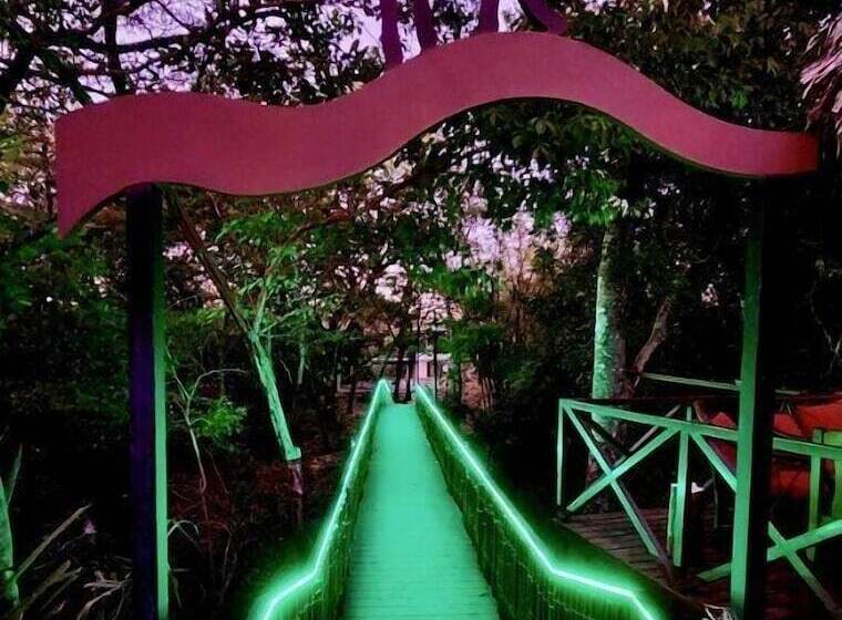 Bed and Breakfast Antema Lodge Secteur Tamarindo, Piscine, Yoga, Gym, Jungle Et Paix