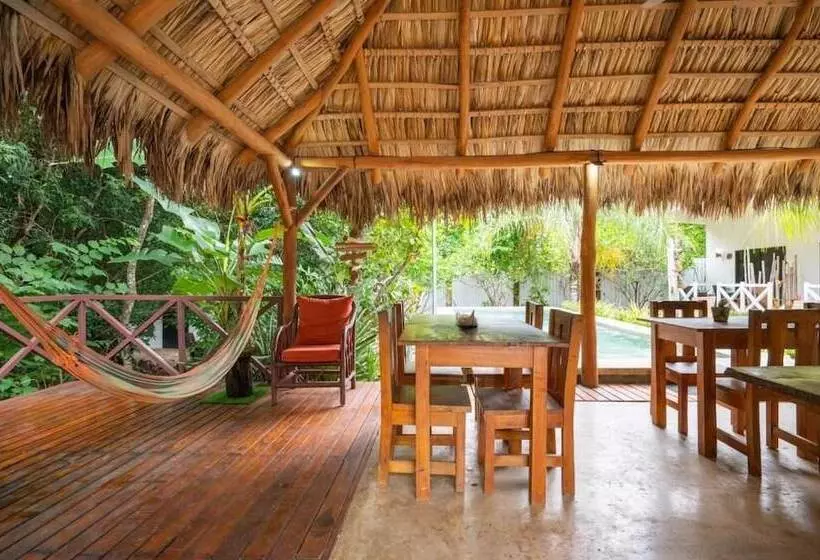 Aamiaismajoitus (B&B) Antema Lodge Secteur Tamarindo, Piscine, Yoga, Gym, Jungle Et Paix