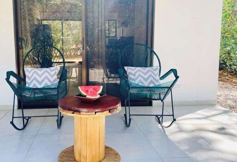 Bed and Breakfast Antema Lodge Secteur Tamarindo, Piscine, Yoga, Gym, Jungle Et Paix
