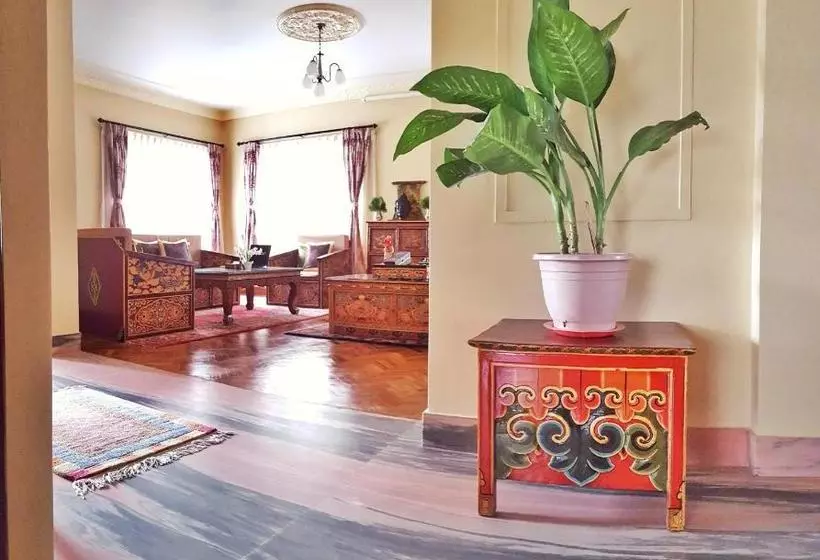 تختخواب و صبحانه Karma Suites