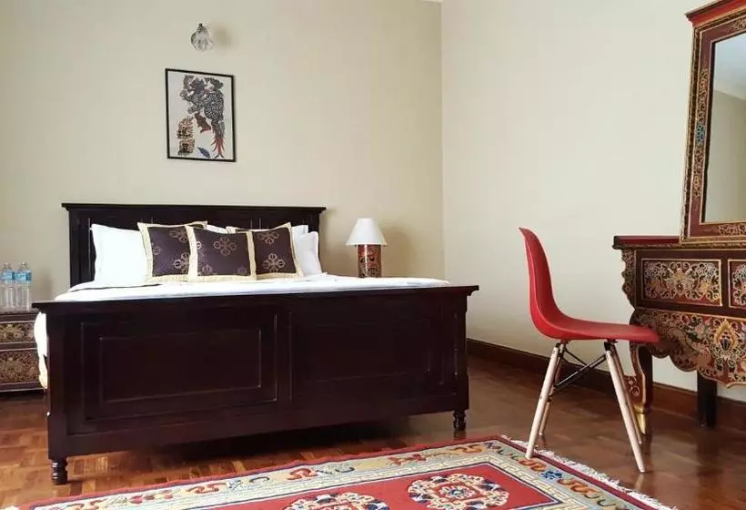 تختخواب و صبحانه Karma Suites