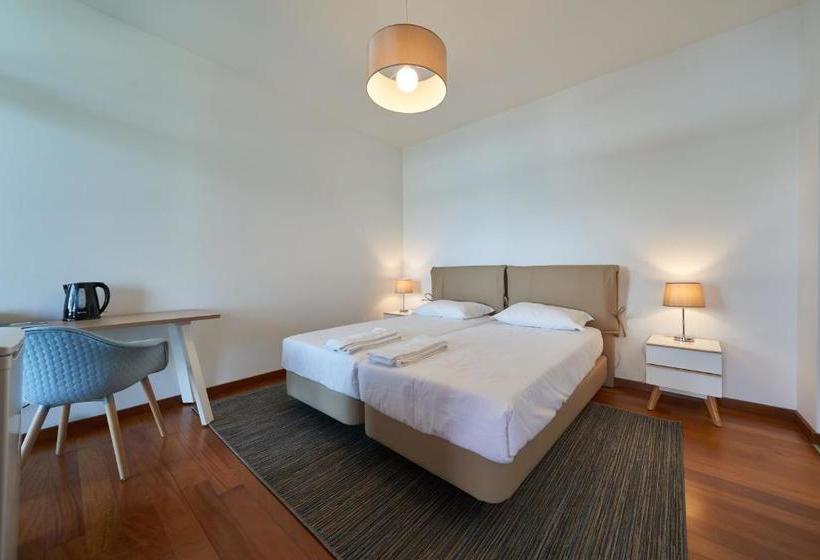 مبيت وإفطار Marina Rooms