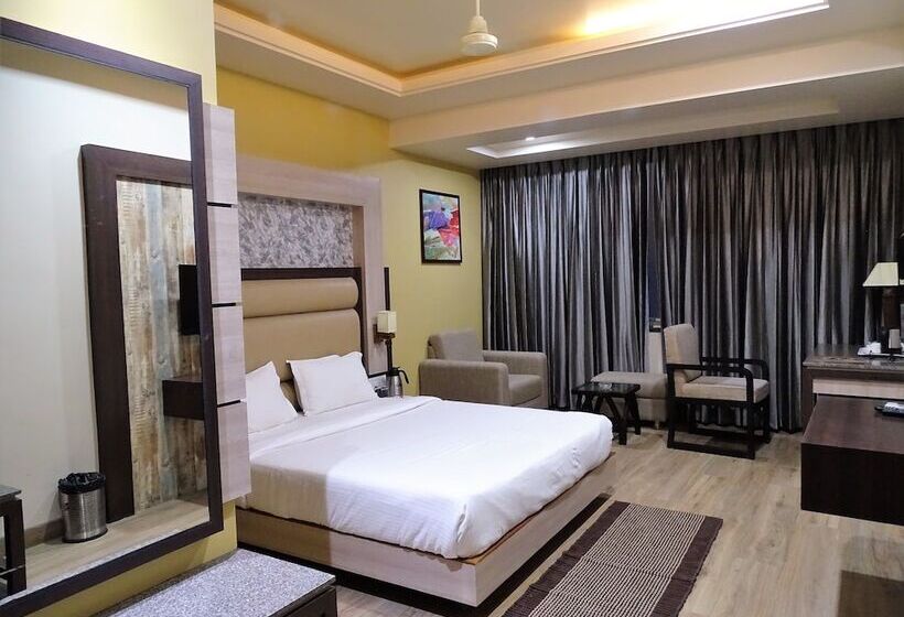 هتل Continental Blue