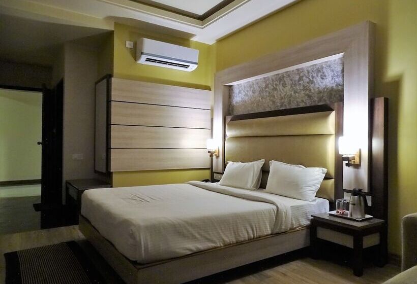 هتل Continental Blue