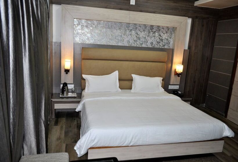 هتل Continental Blue