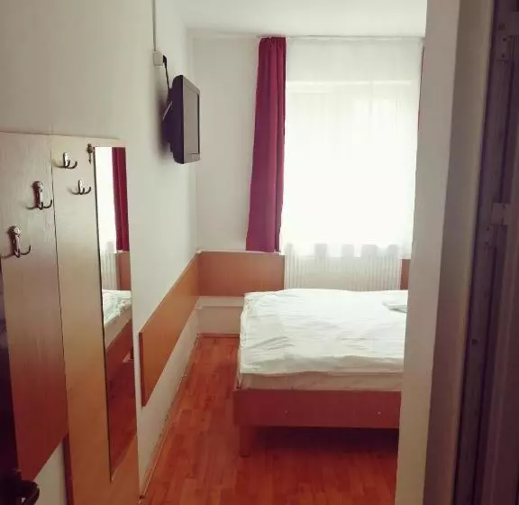 Hotel Hostel Cppi Nord