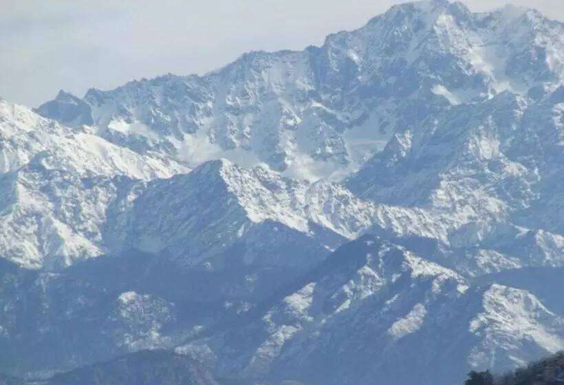 هتل Pines And Peaks