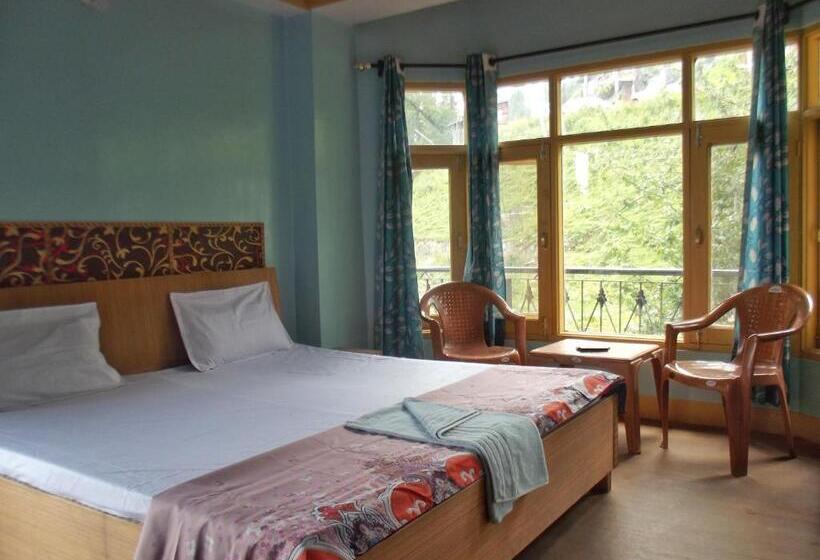 בית מלון כפרי Pines And Peaks