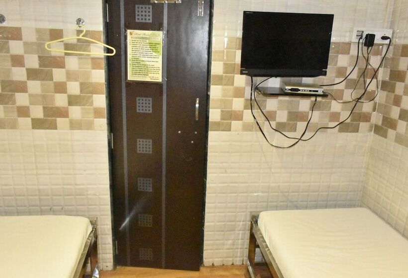 בית מלון כפרי Shadab Palace