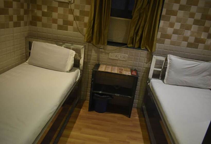 בית מלון כפרי Shadab Palace