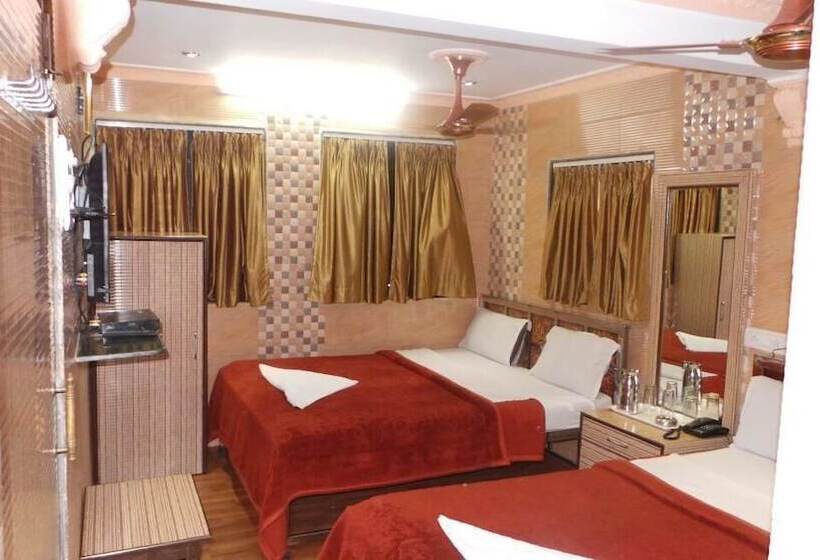 בית מלון כפרי Shadab Palace