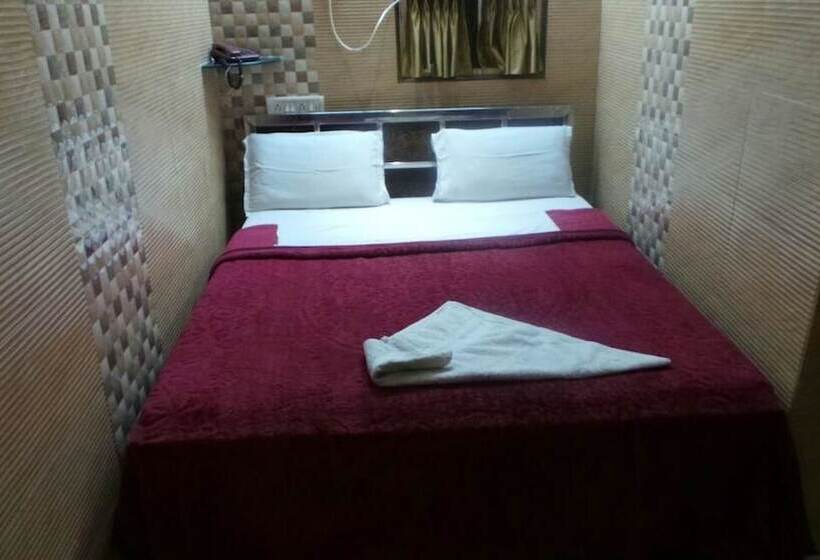 בית מלון כפרי Shadab Palace