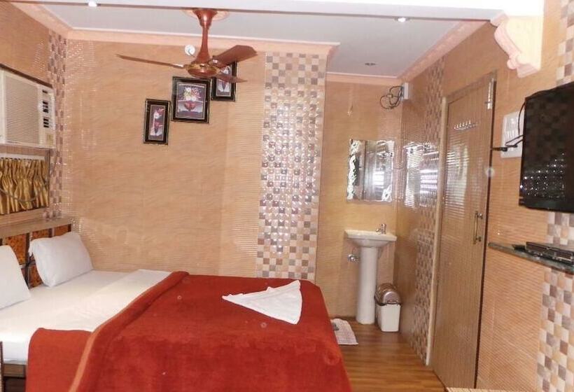 בית מלון כפרי Shadab Palace