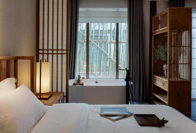 בית מלון כפרי Uin Oriental