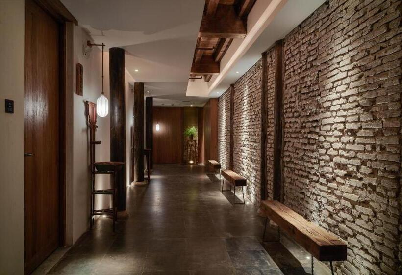 בית מלון כפרי Uin Oriental