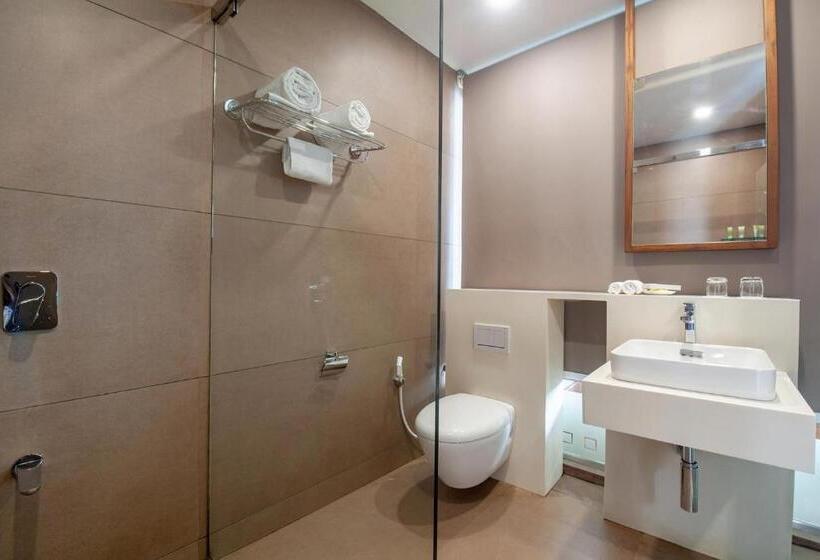 リゾートホテル Stayvista At The Rain   River Villa With Infinity Pool