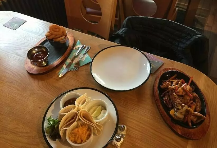 ベッドアンドブレックファースト The Harvest Coaching Inn