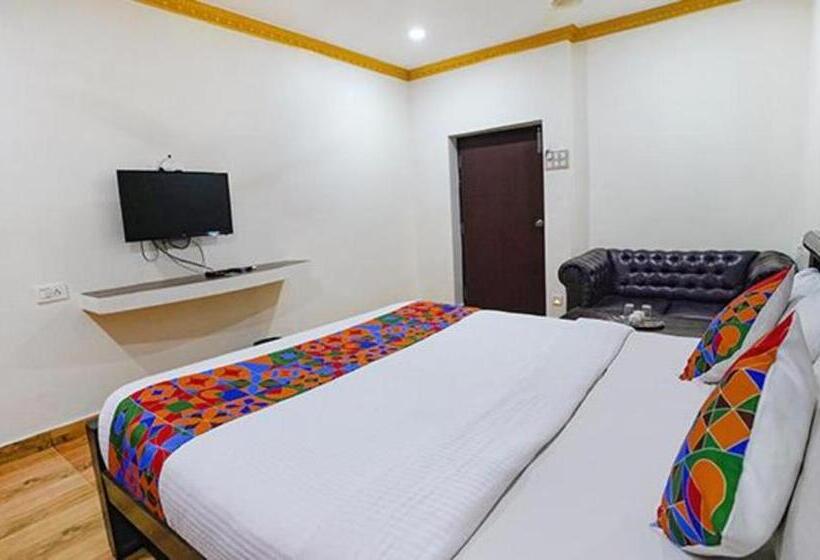 Hotel Fabexpress Lloyds Inn   Nr Valluvar Kottam Monument & Korea Embassy