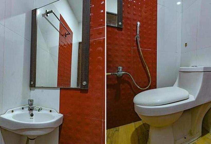 Hotel Fabexpress Lloyds Inn   Nr Valluvar Kottam Monument & Korea Embassy