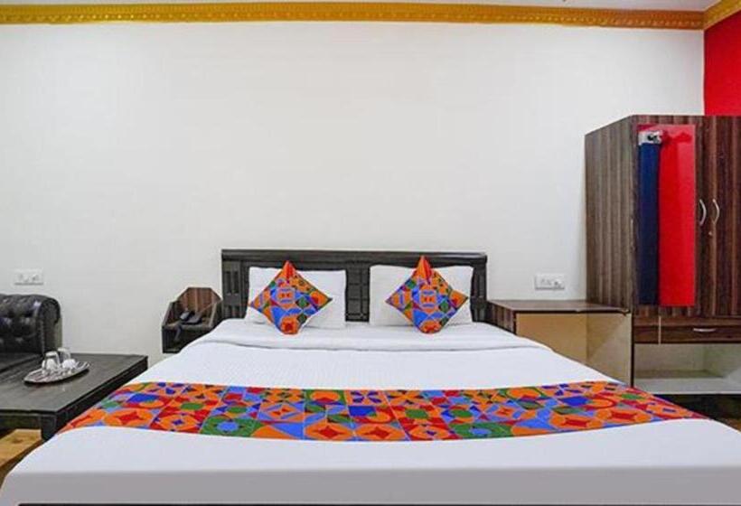 Hotel Fabexpress Lloyds Inn   Nr Valluvar Kottam Monument & Korea Embassy