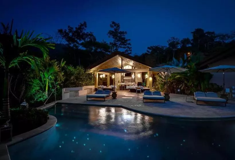 Hotelli Golden Pineapple Villas Adults Only