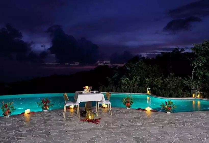 Hotelli Golden Pineapple Villas Adults Only