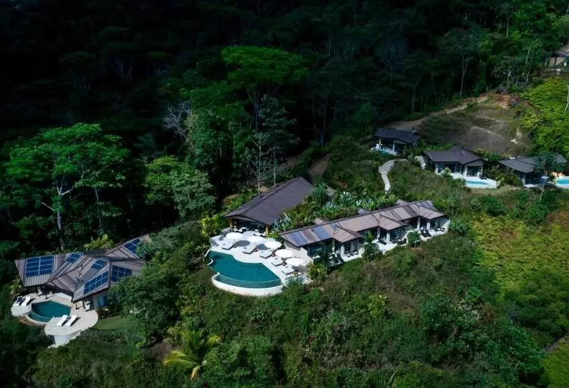 Hotelli Golden Pineapple Villas Adults Only