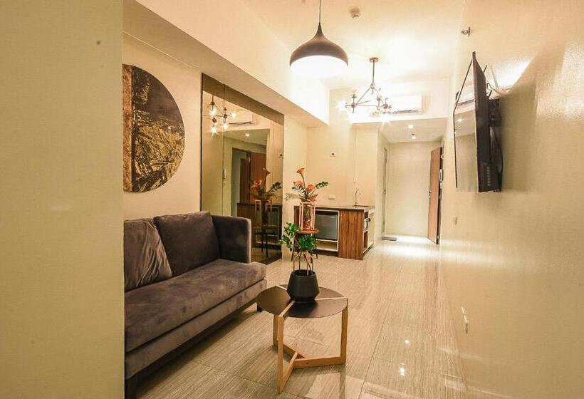 בית מלון כפרי Skyloft