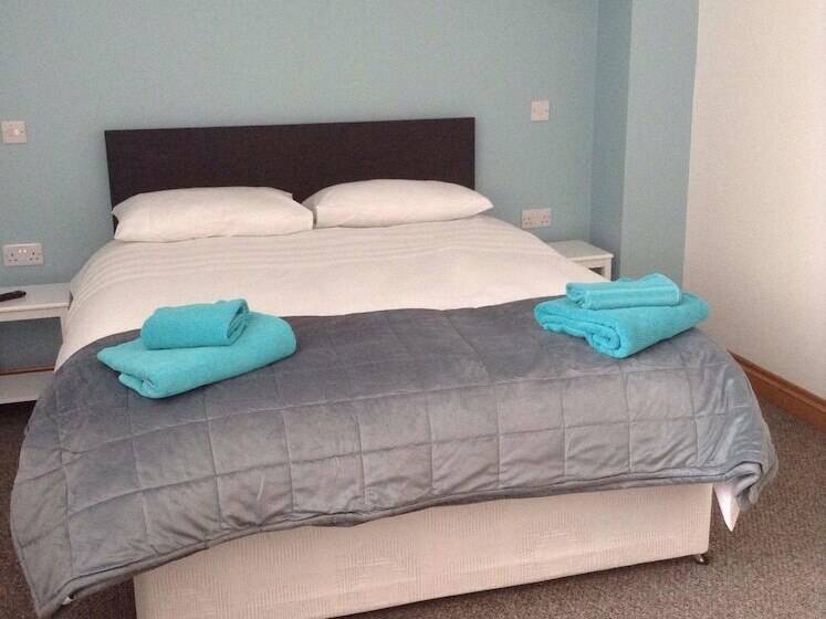 ホテル The Bear On The Square