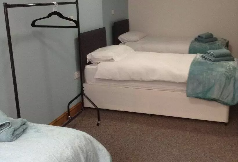 Hotelli The Bear On The Square