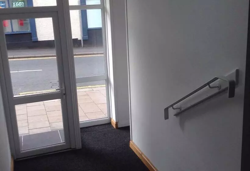 Hotelli The Bear On The Square