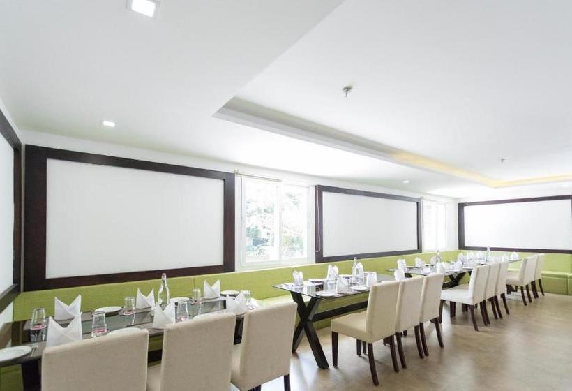 ホテル Summit Hampton