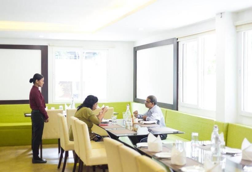 ホテル Summit Hampton