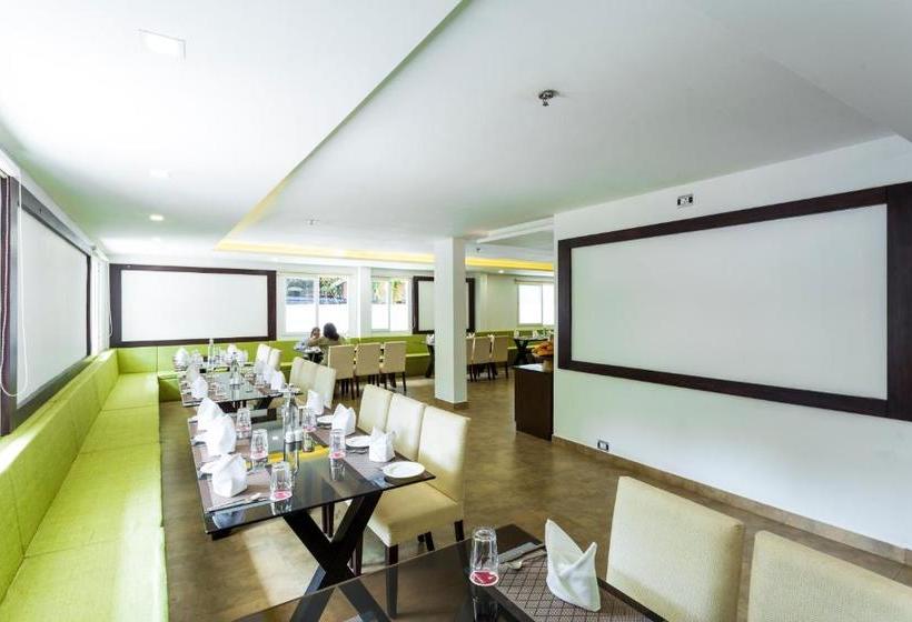 ホテル Summit Hampton