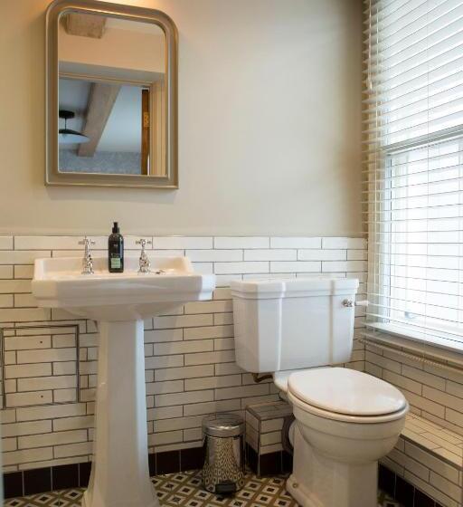 Bed and Breakfast The Legh Arms Prestbury