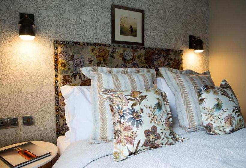 مبيت وإفطار The Legh Arms Prestbury